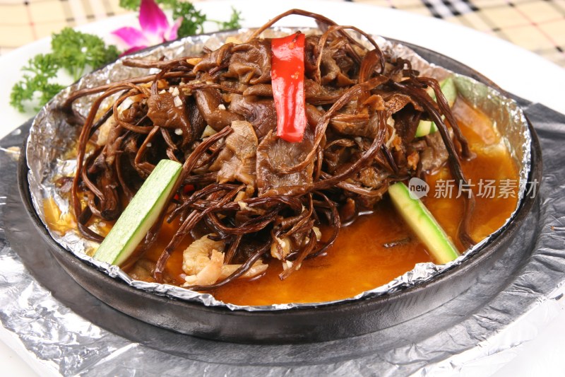生瓜虾干煮茶树菇