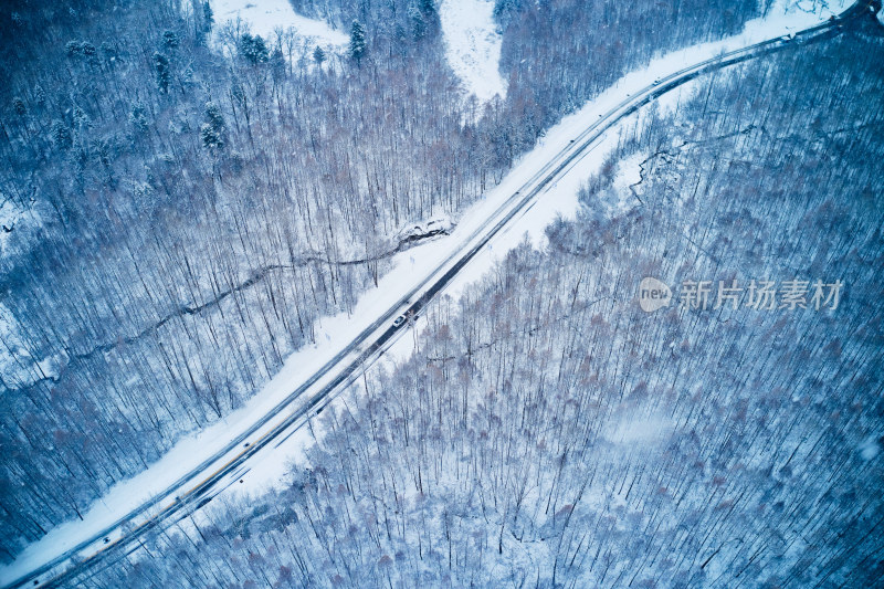 白雪覆盖的长白山