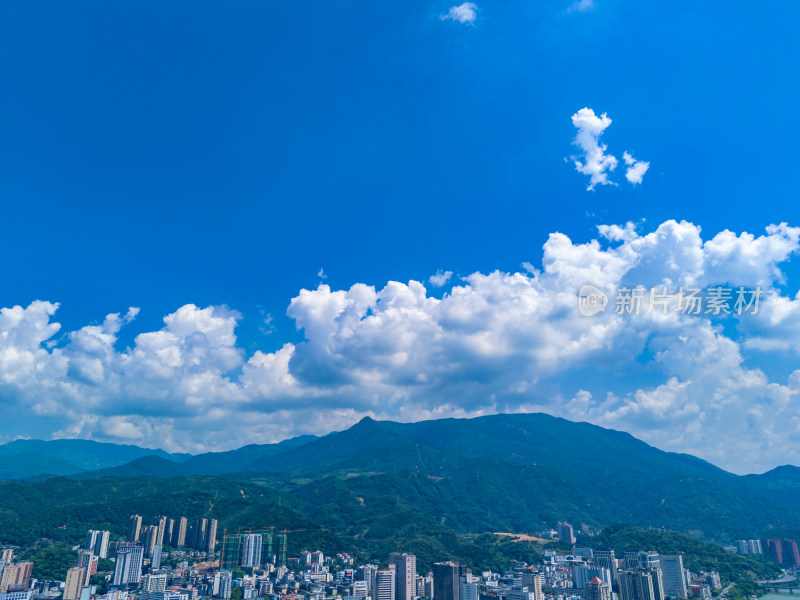 三明城市建设蓝天白云航拍图