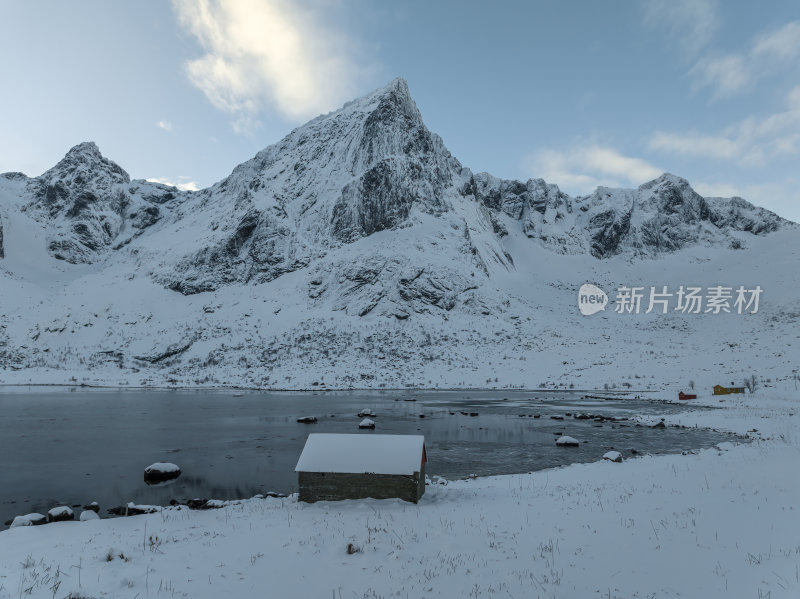 挪威罗弗敦群岛北极圈雷纳冬季雪景高空航拍