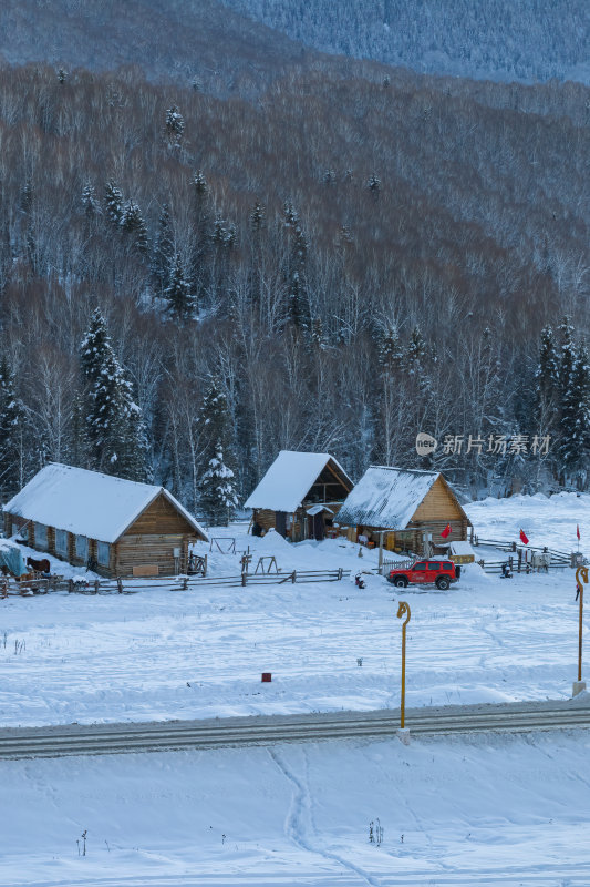 新疆北疆阿勒泰禾木冬季雪景童话世界航拍