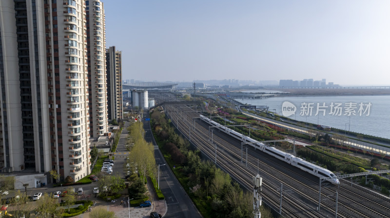 山东青岛高铁行驶进站出站航拍