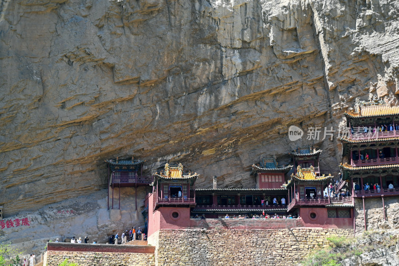 远眺山西悬空寺 建筑与自然的完美融合