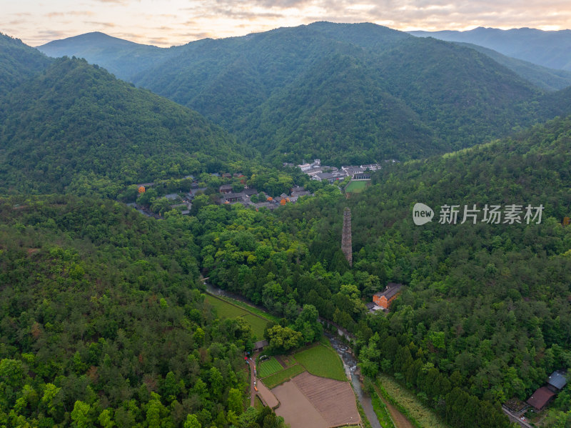 航拍浙江省台州市天台县城市风光