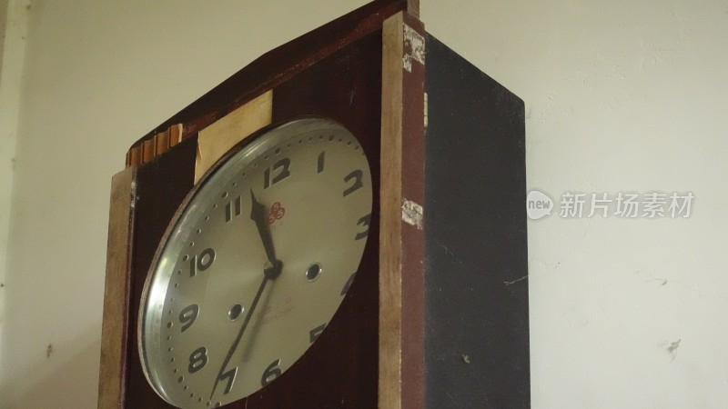 挂钟 老式钟表 钟表 摆钟 发条 机械钟