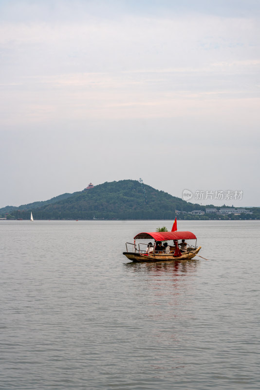 武汉东湖风景区东湖听涛湖泊水域游船