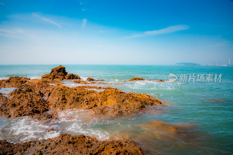 海浪礁石大海海岸线