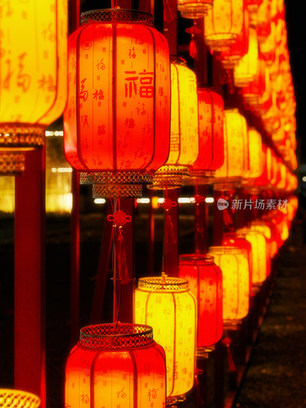 新年元宵城市喜庆灯笼夜景