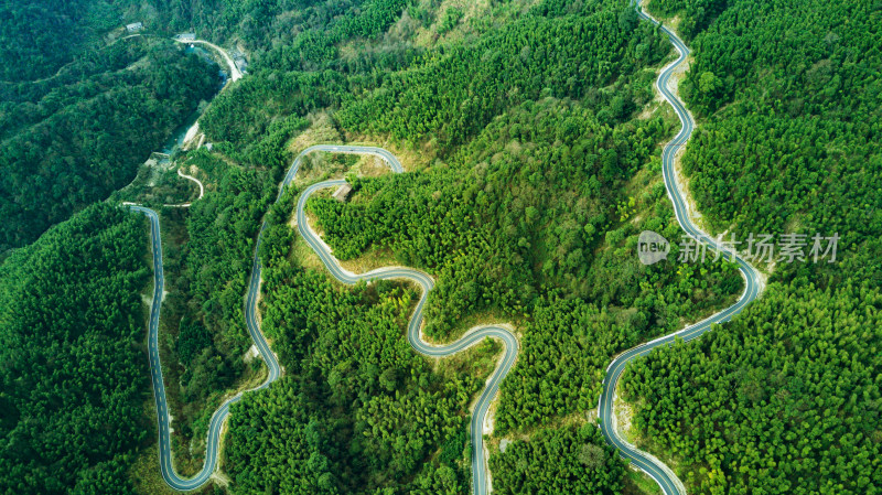 蜿蜒的公路