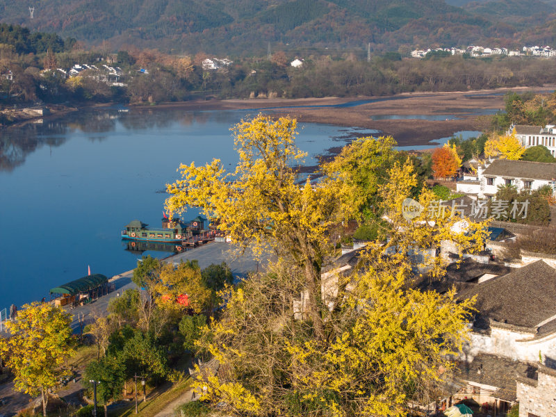 航拍安徽宣城泾县桃花潭风景区老街村庄