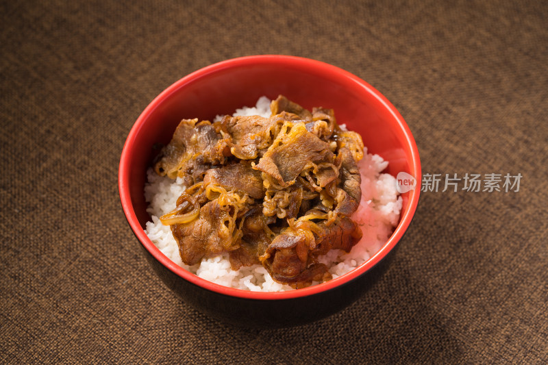 经典日本快餐料理肥牛饭