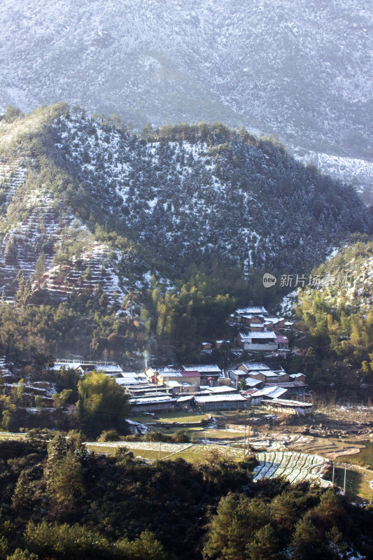 下雪后大山风景浙西南山地