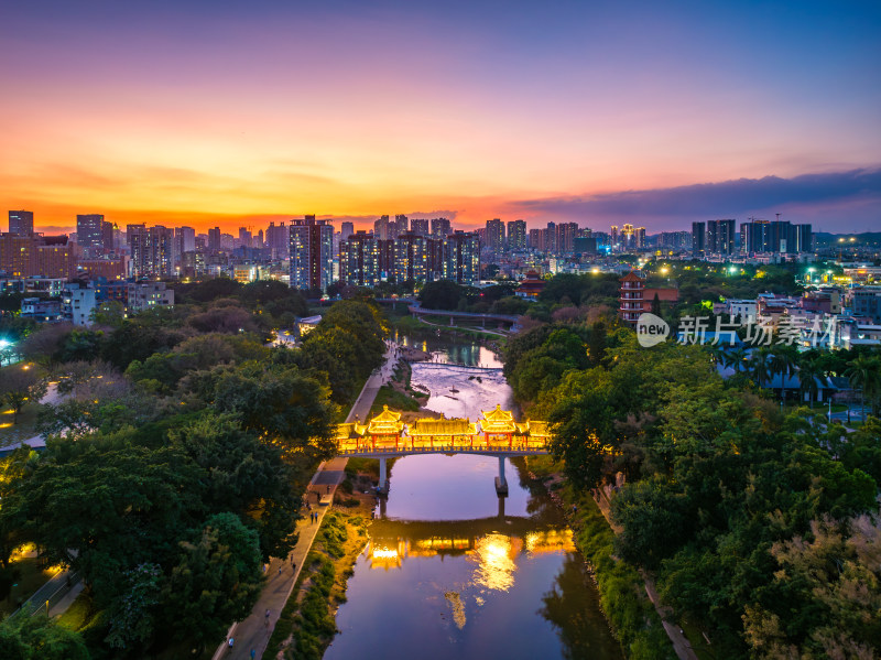 深圳龙园龙岗河日落夜景航拍