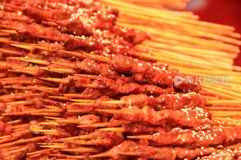 新疆美食：烤羊肉串