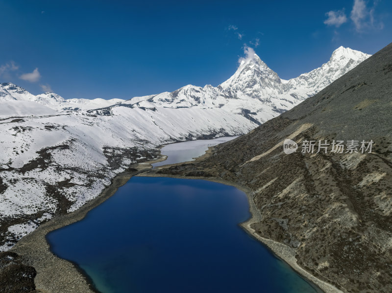 西藏山南洛扎秘境库拉岗日白马林措航拍