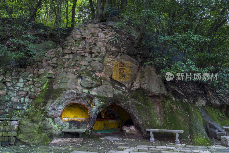 杭州宝石山景区栖霞洞景点