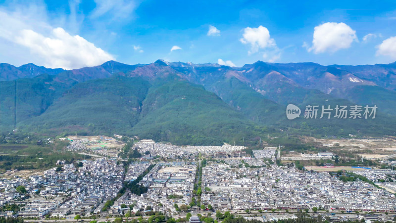 云南大理古镇苍山洱海蓝天白云旅游航拍