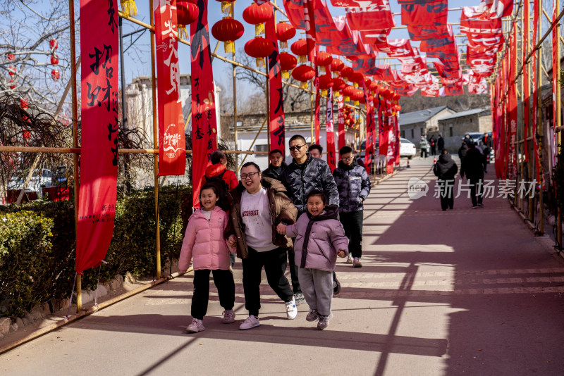 吉祥中国年，五埠村张灯结彩迎新春