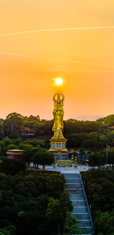 中国广东省广州市番禺区莲花山望海观音