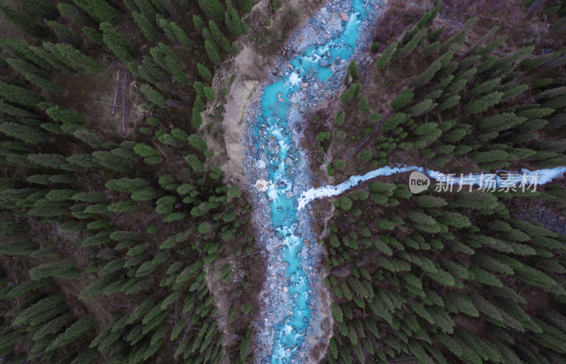 新疆天山雪山峡谷森林河流