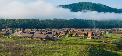 航拍夏天清晨的新疆禾木村风景