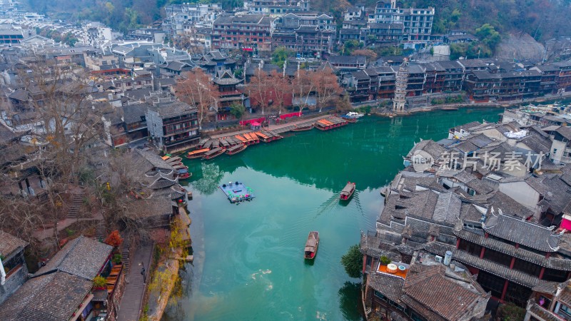 湖南湘西凤凰古城，古镇水乡航拍全景