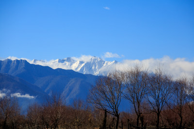 中国西藏林芝雅鲁藏布江苯日神山旅游区