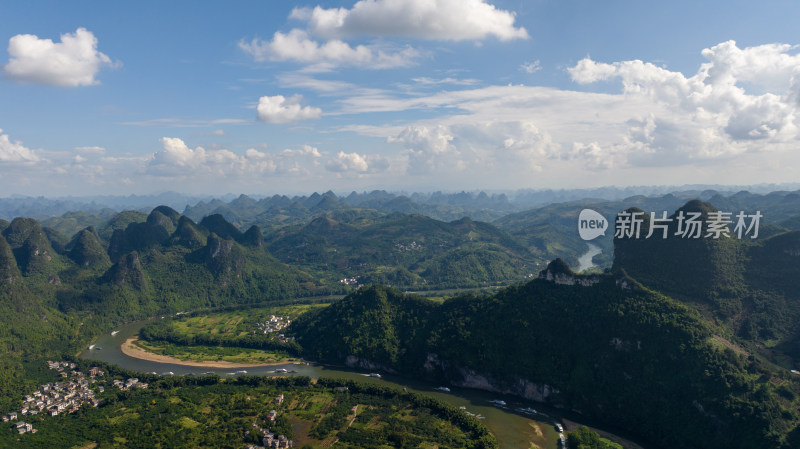 广西桂林山水 蓝天白云 美丽中国