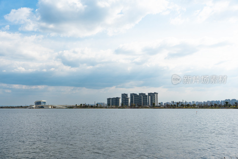 四川德阳广汉市三星湖晴天的下午