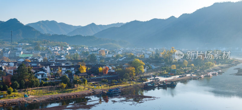 航拍安徽宣城泾县桃花潭风景区老街村庄