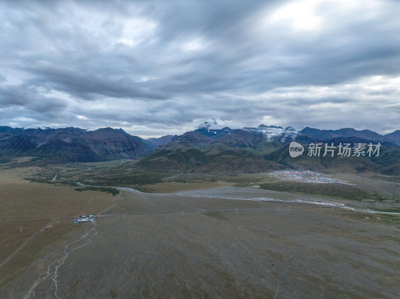 西藏阿里地区冈仁波齐神山雪山高空航拍