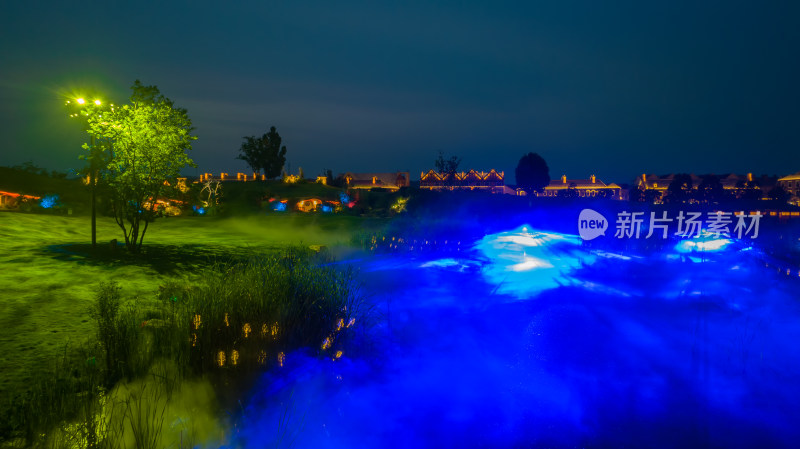 明亮闪烁的灯光夜景激光和烟雾现场背景