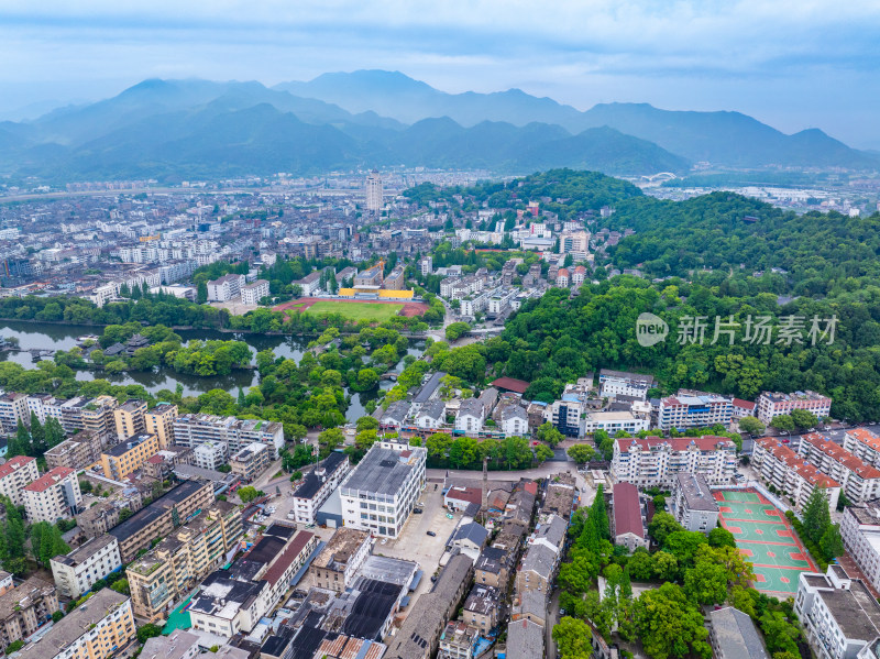 航拍浙江省台州市临海市东湖景区紫阳古街