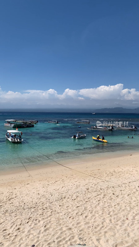 印尼巴厘岛海边沙滩游艇码头