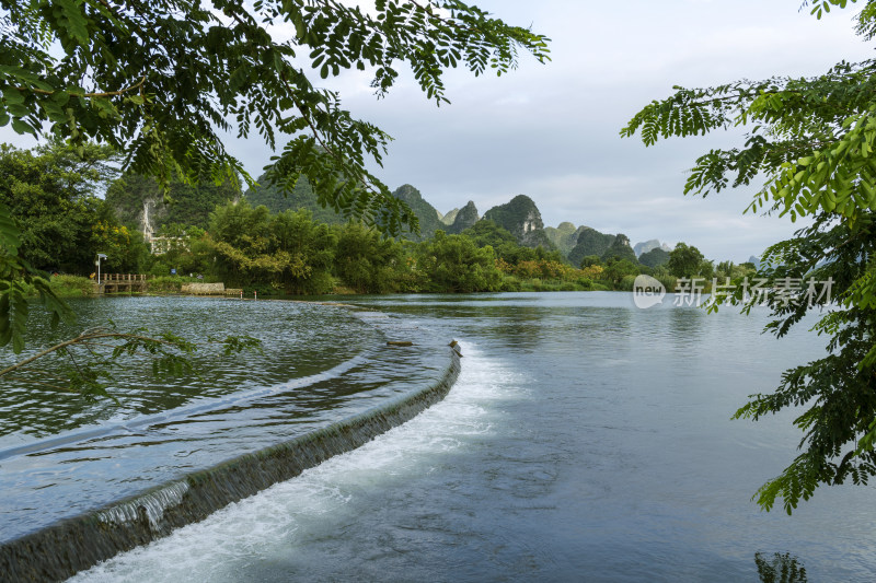 阳朔遇龙河风光