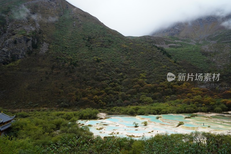 四川阿坝藏族羌族自治州黄龙风景区