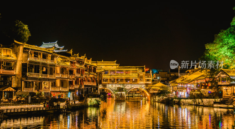 湖南湘西凤凰古城夜景沱江夜景虹桥夜景