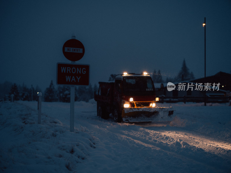 Lake Tekapo蒂卡波湖暴雪后雪景