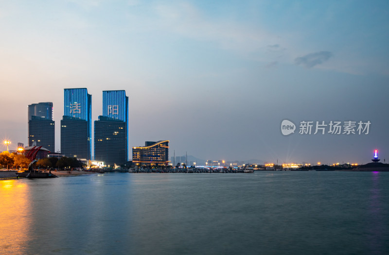 山东日照灯塔帆赛基地城市夜景