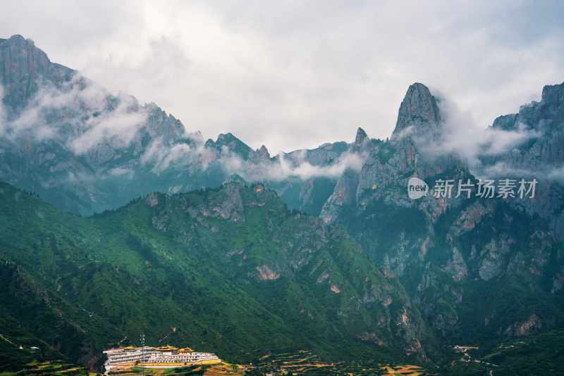 甘南秘境净土扎尕那云海唯美