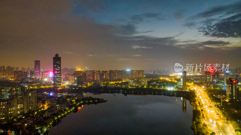 武汉东西湖区金银湖联通路城市夜晚