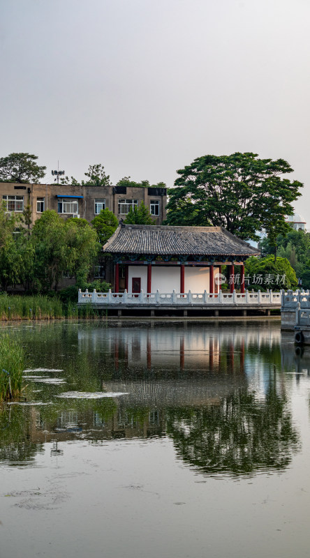 河南开封宋韵御河景点建筑倒影景观