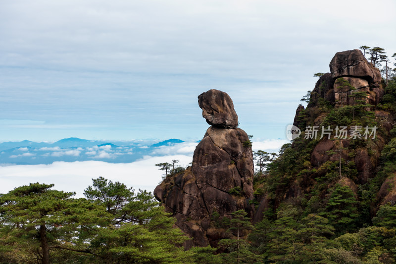 江西上饶三清山标志性景点神女峰风光