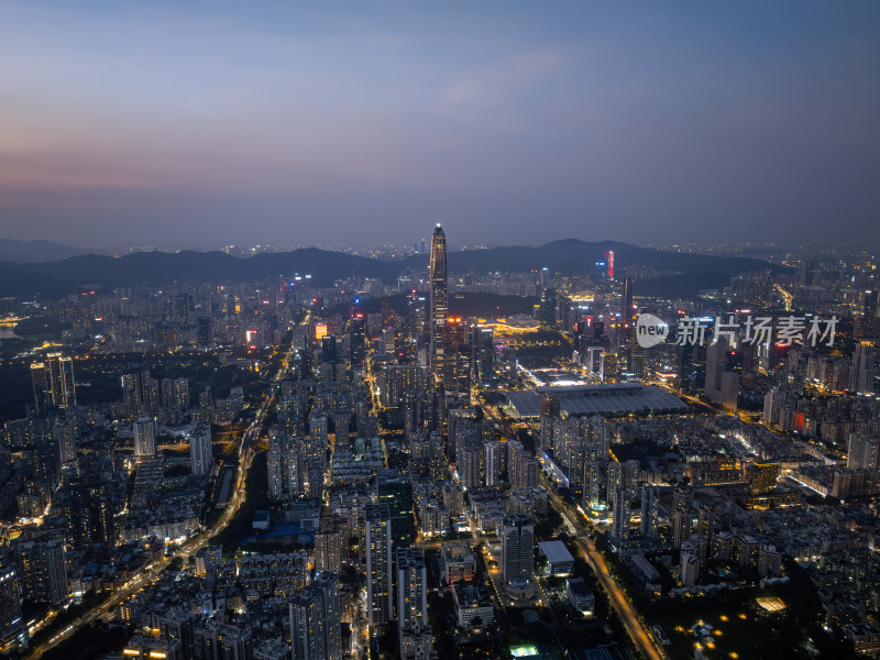 深圳福田CBD大湾区平安大厦夜景蓝调航拍