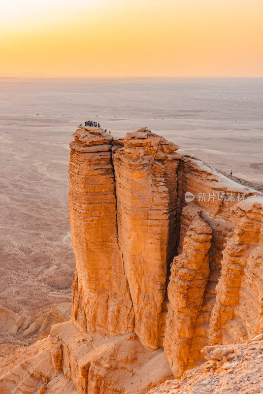 沙特阿拉伯世界之崖日落前的风景
