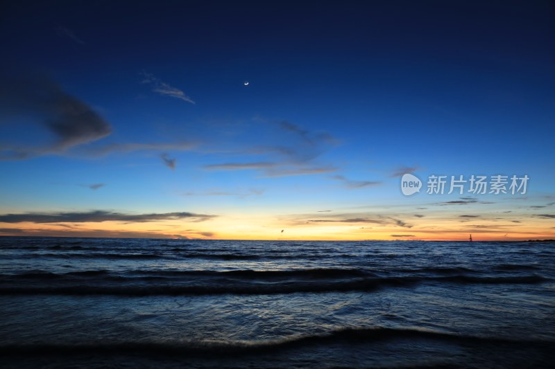 马来西亚沙巴夕阳下的大海