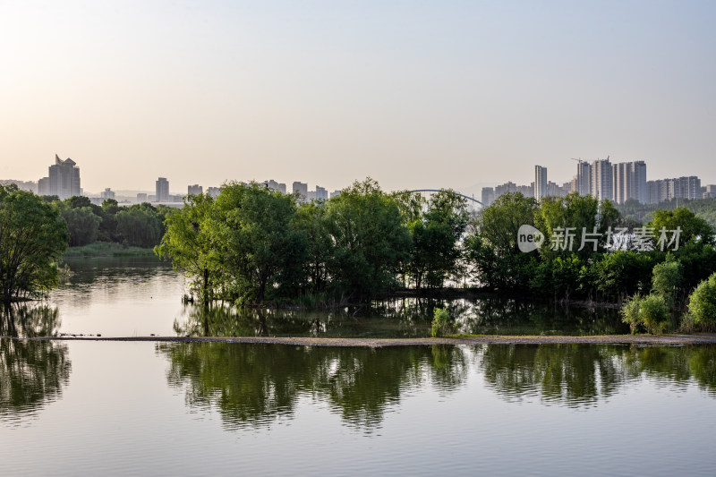 河南三门峡陕州公园天鹅湖景点景观