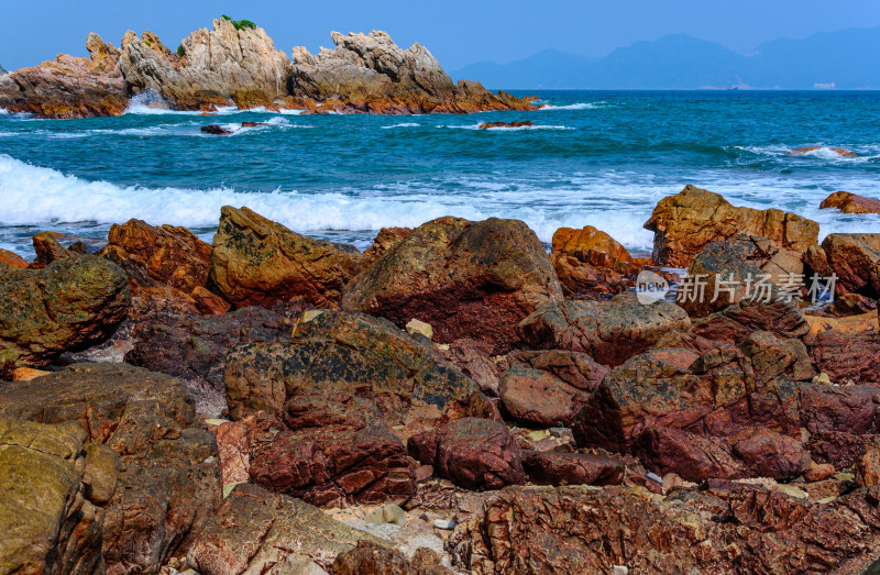 深圳大鹏半岛东西涌海岸线穿越海岸礁石海景