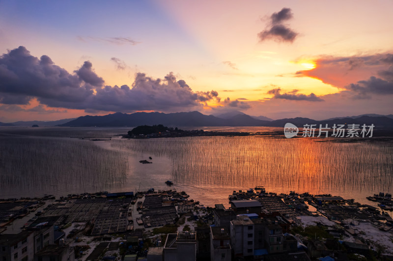 海上日落晚霞的福建霞浦沿海滩涂自然风光