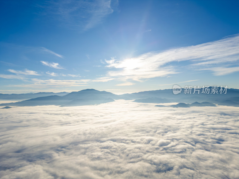 航拍云海中的景迈山山脉壮美自然景象